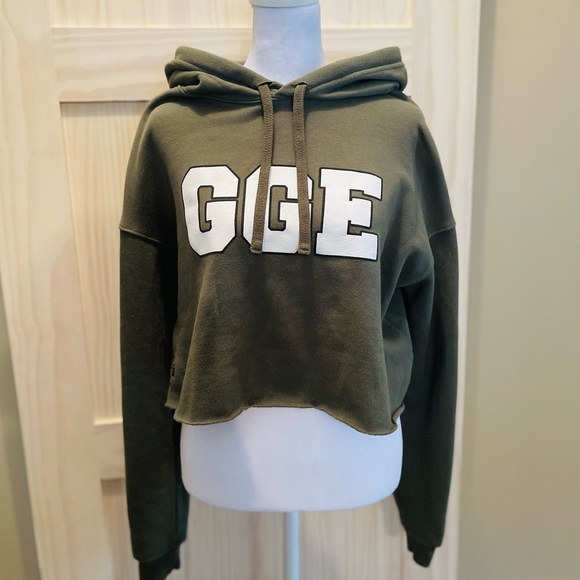 girls gotta eat Tops - GGE University Crop Hoodie